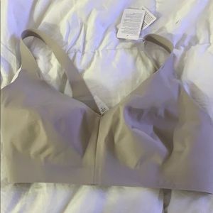 New lululemon Like Nothing Bra size 34DD